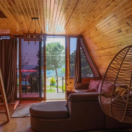 فندق Karaoz Lighthouse Bungalow *