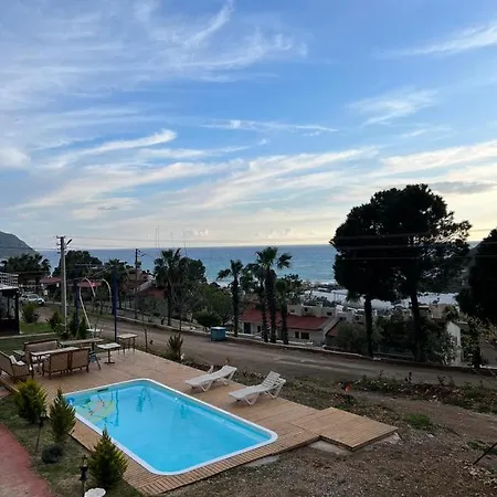 فندق Karaoz Lighthouse Bungalow
