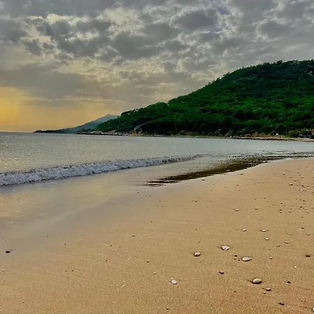 Karaoz Lighthouse Bungalow Hotel *