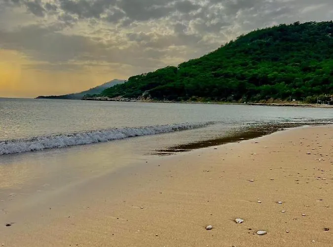 Karaoz Lighthouse Bungalow Szálloda *