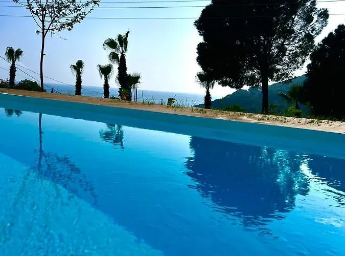 Karaoz Lighthouse Bungalow Szálloda *