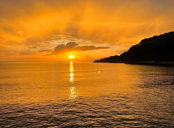 Karaoz Lighthouse Bungalow Szálloda *